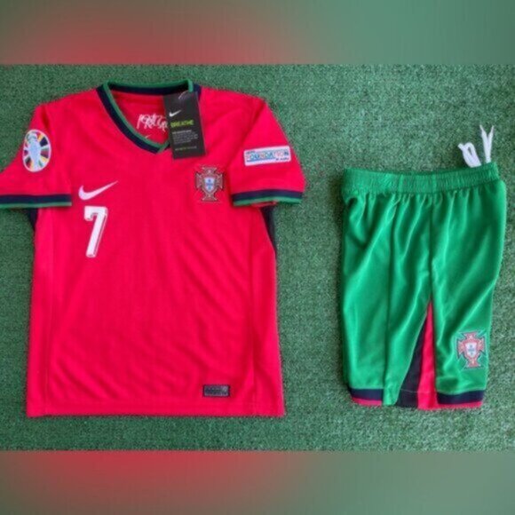 Kids Red and Green Soccer Matching Set - Picture 2 of 10